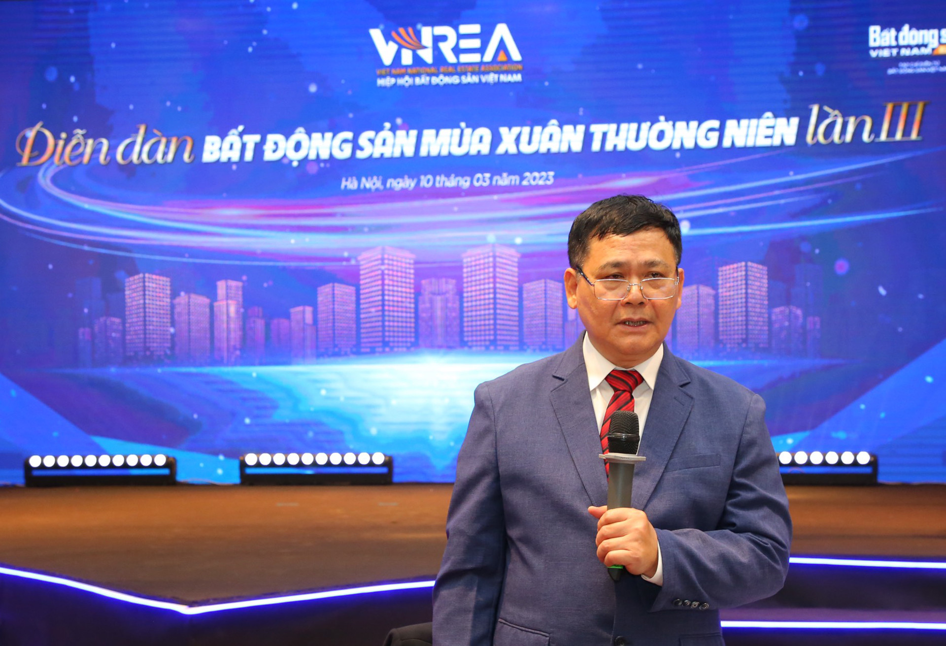 Báo VietnamNet